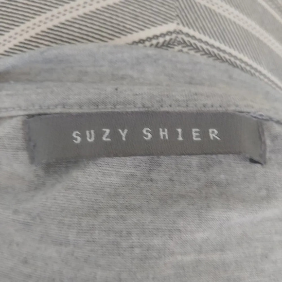 Suzy Shier T-shirt, Gray,  Embroidery - Picture 5 of 6